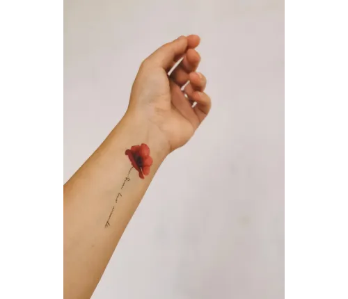 Тату "Червоні маки"